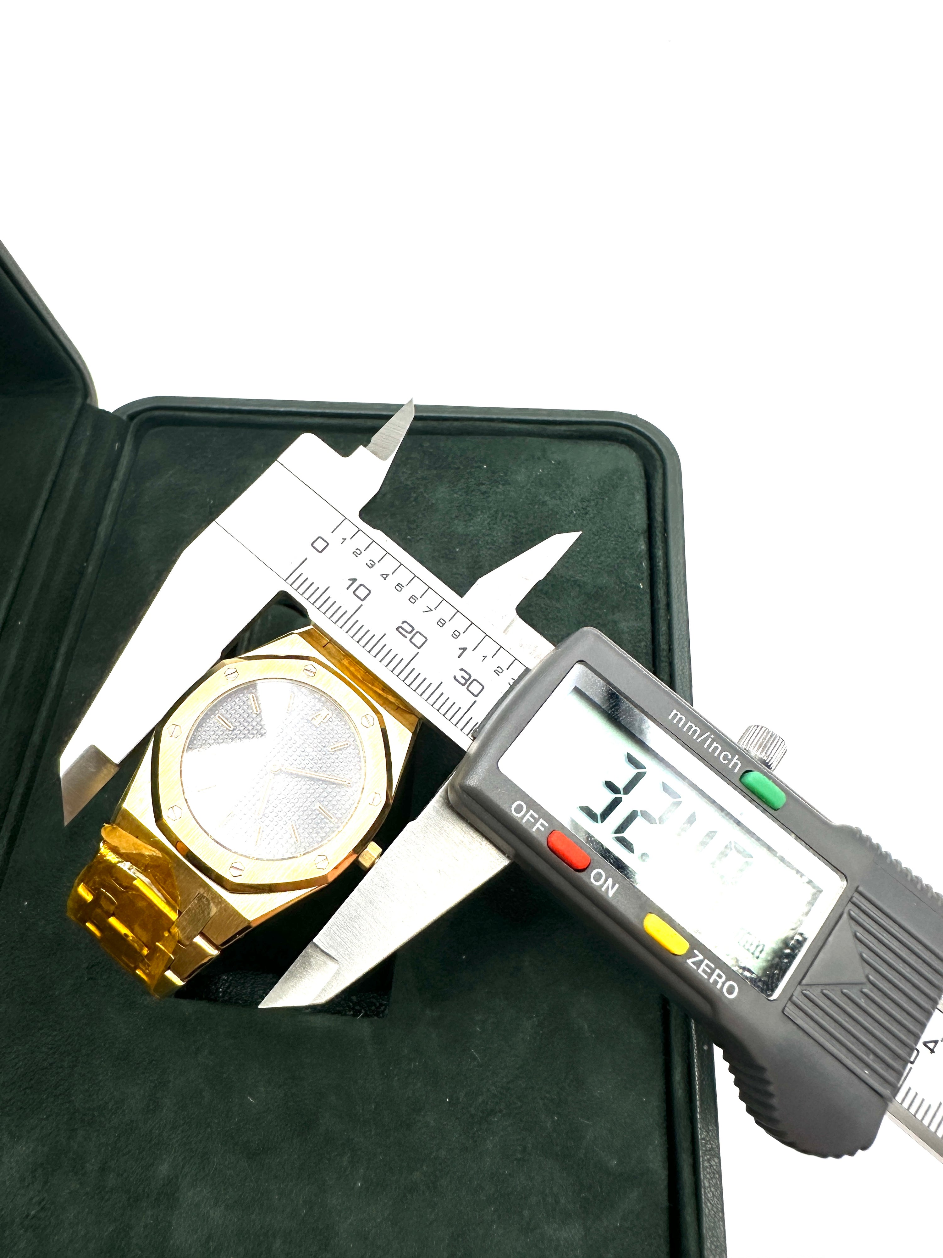 Audemars Piguet - Royal OAK Quartz 60088BA Oro 18K - Certificato AP 2023 - Full Set