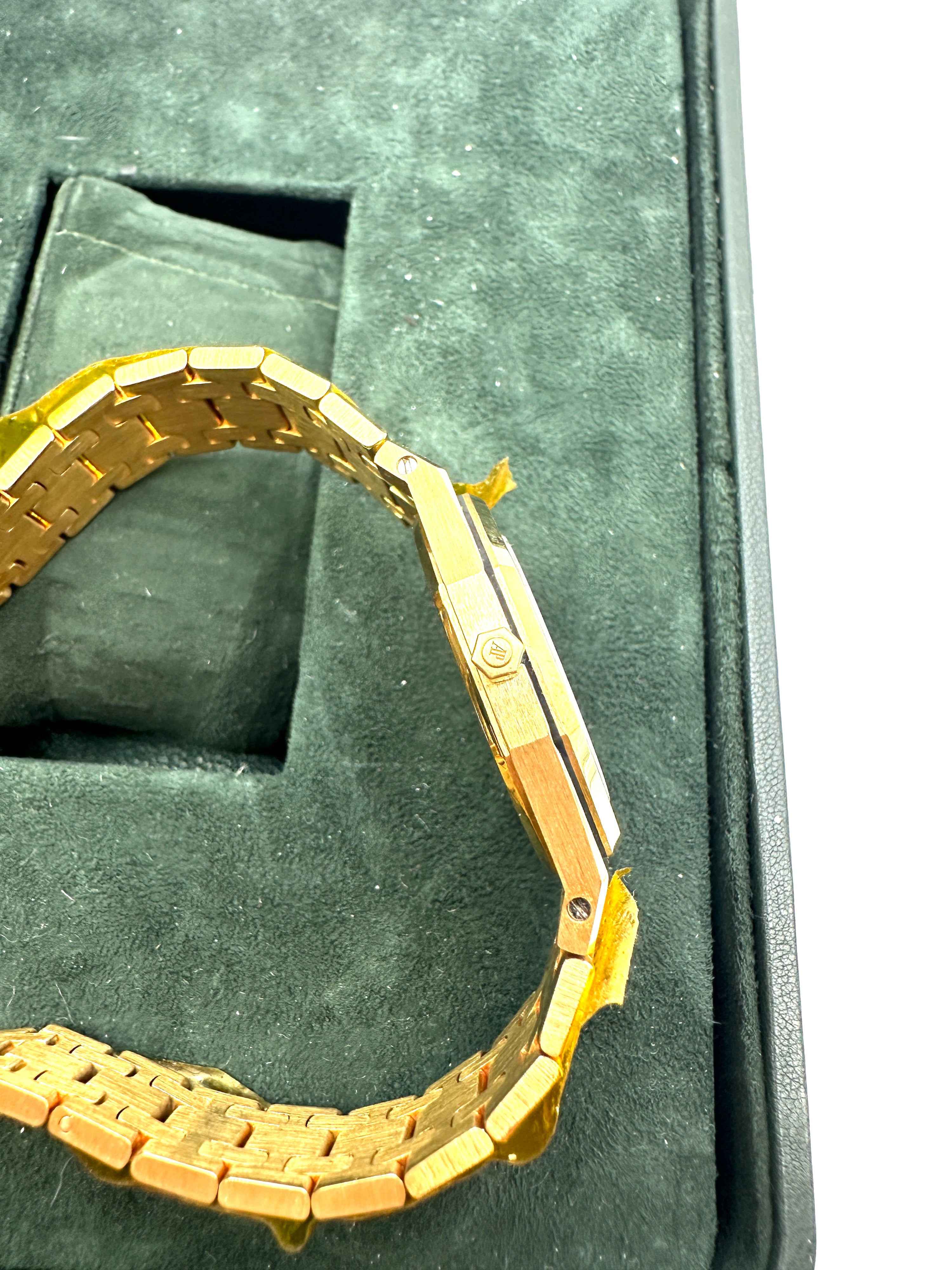 Audemars Piguet - Royal OAK Quartz 60088BA Oro 18K - Certificato AP 2023 - Full Set