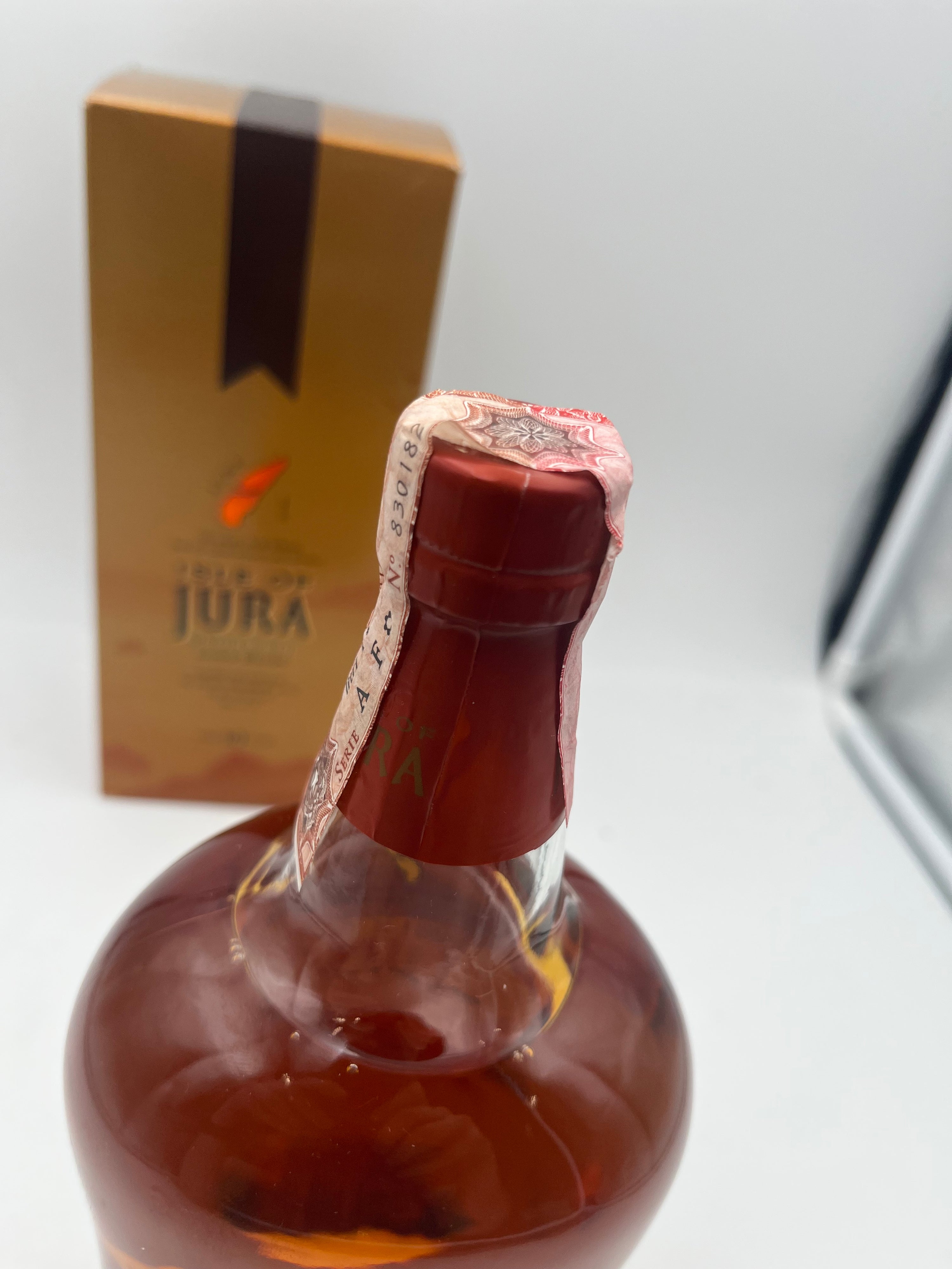 Isle Of Jura - 10 YO Single Malt Scotch Whisky - 1980s