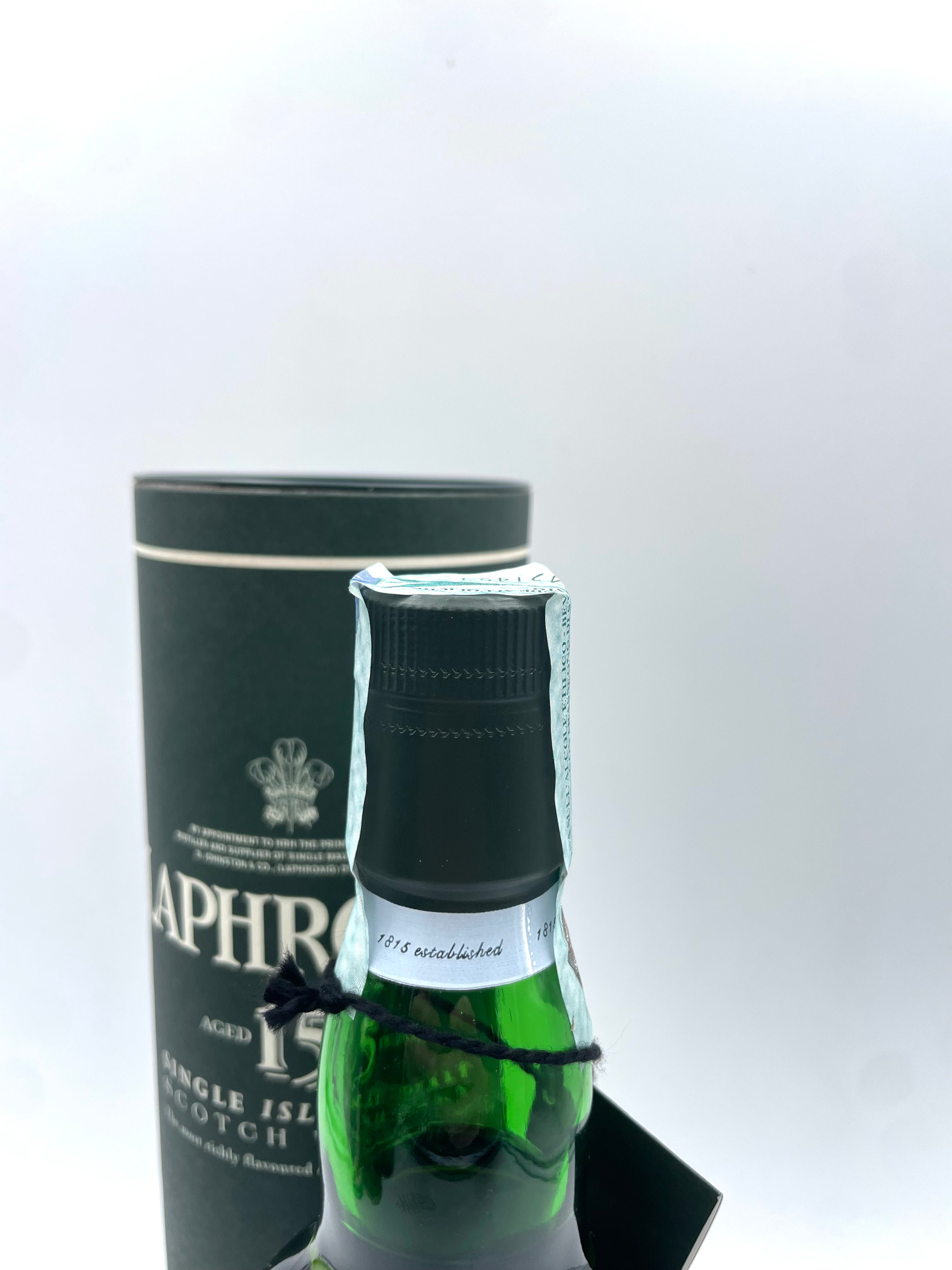 Laphroaig - 15 YO Single Islay Malt Scotch Whisky - 2000s