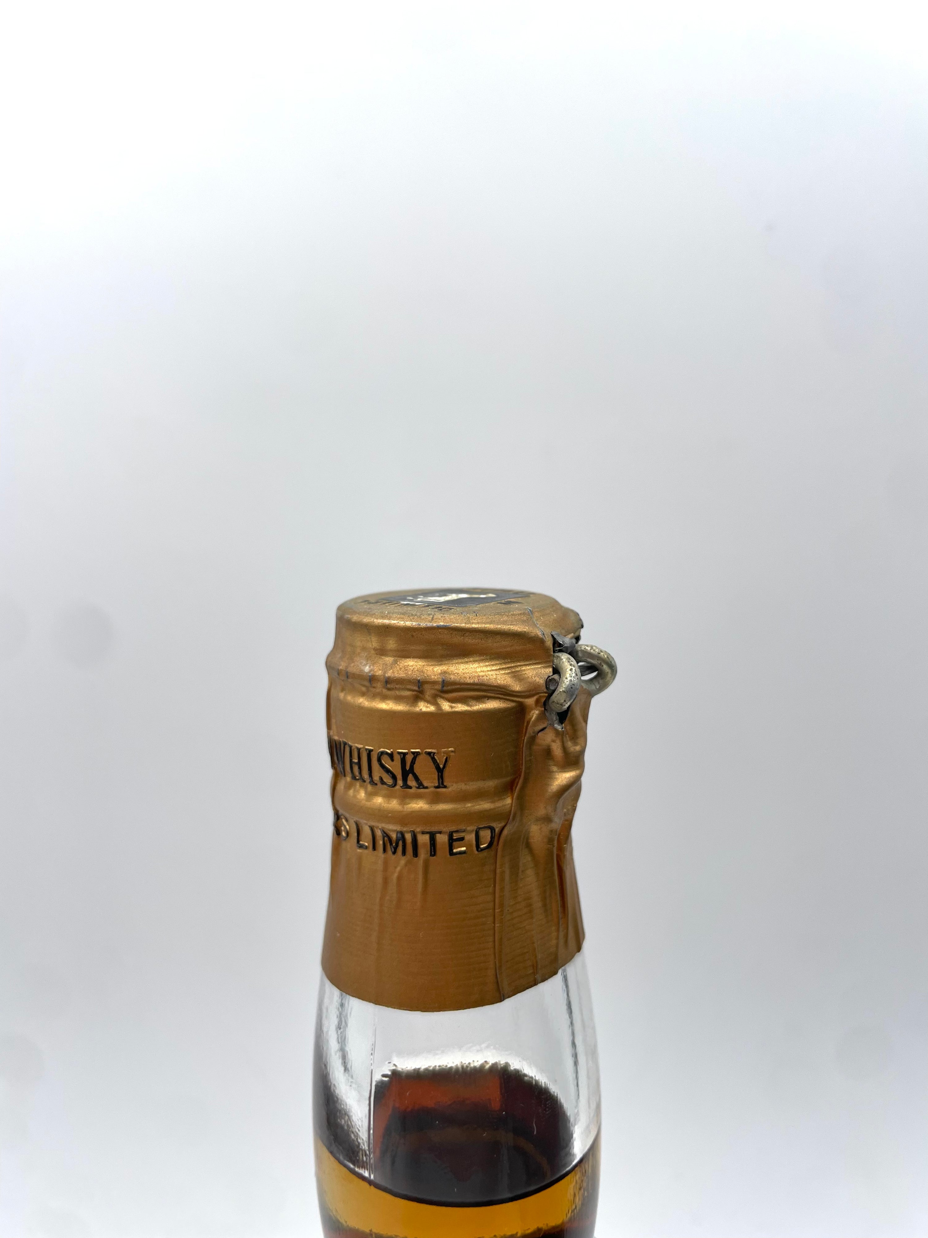 White Horse - Blended Scotch Whisky Spring Cap - 1960s