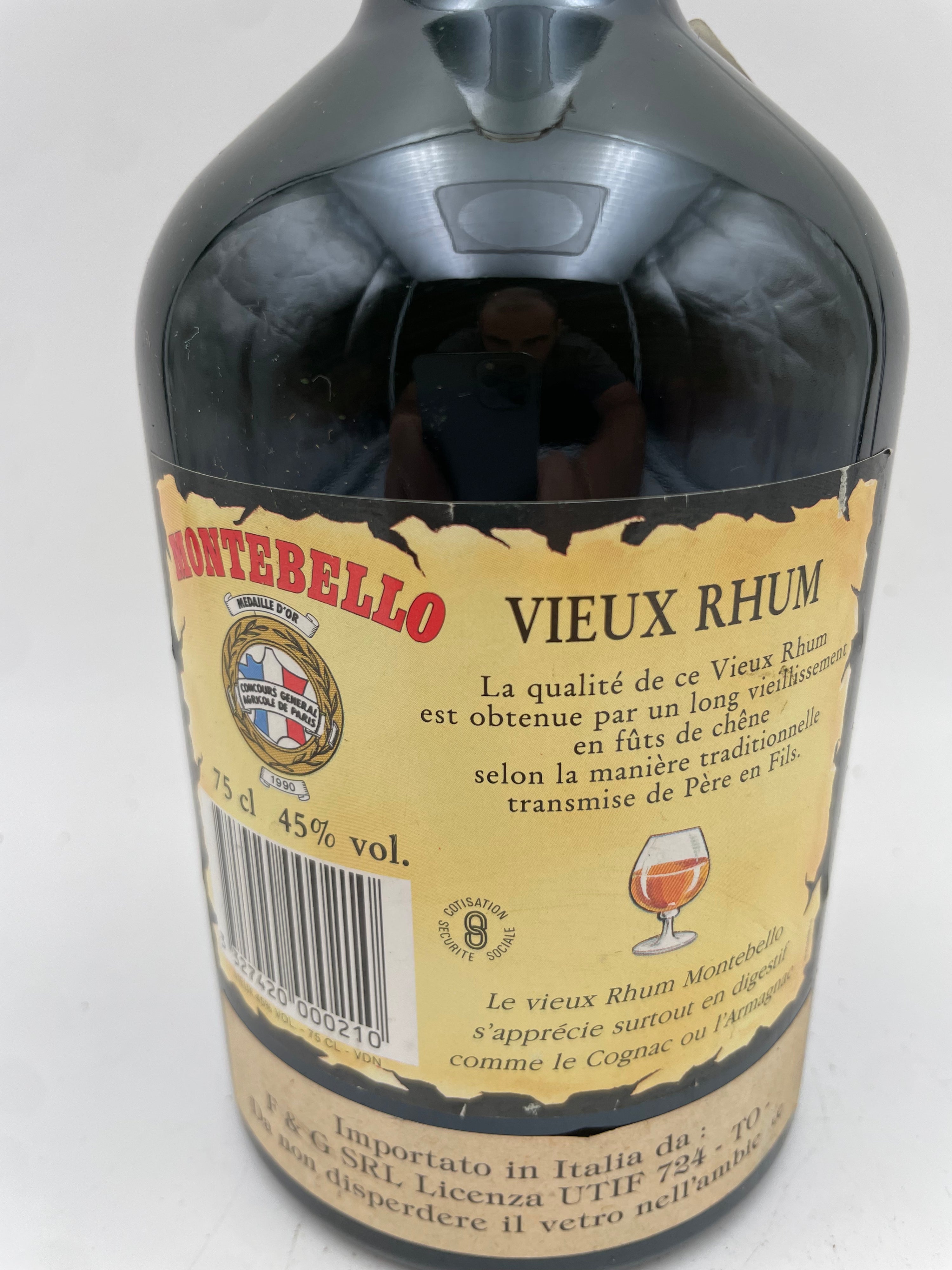 1984 - Montebello - Rare Old Rum Aged in Oak Barrels