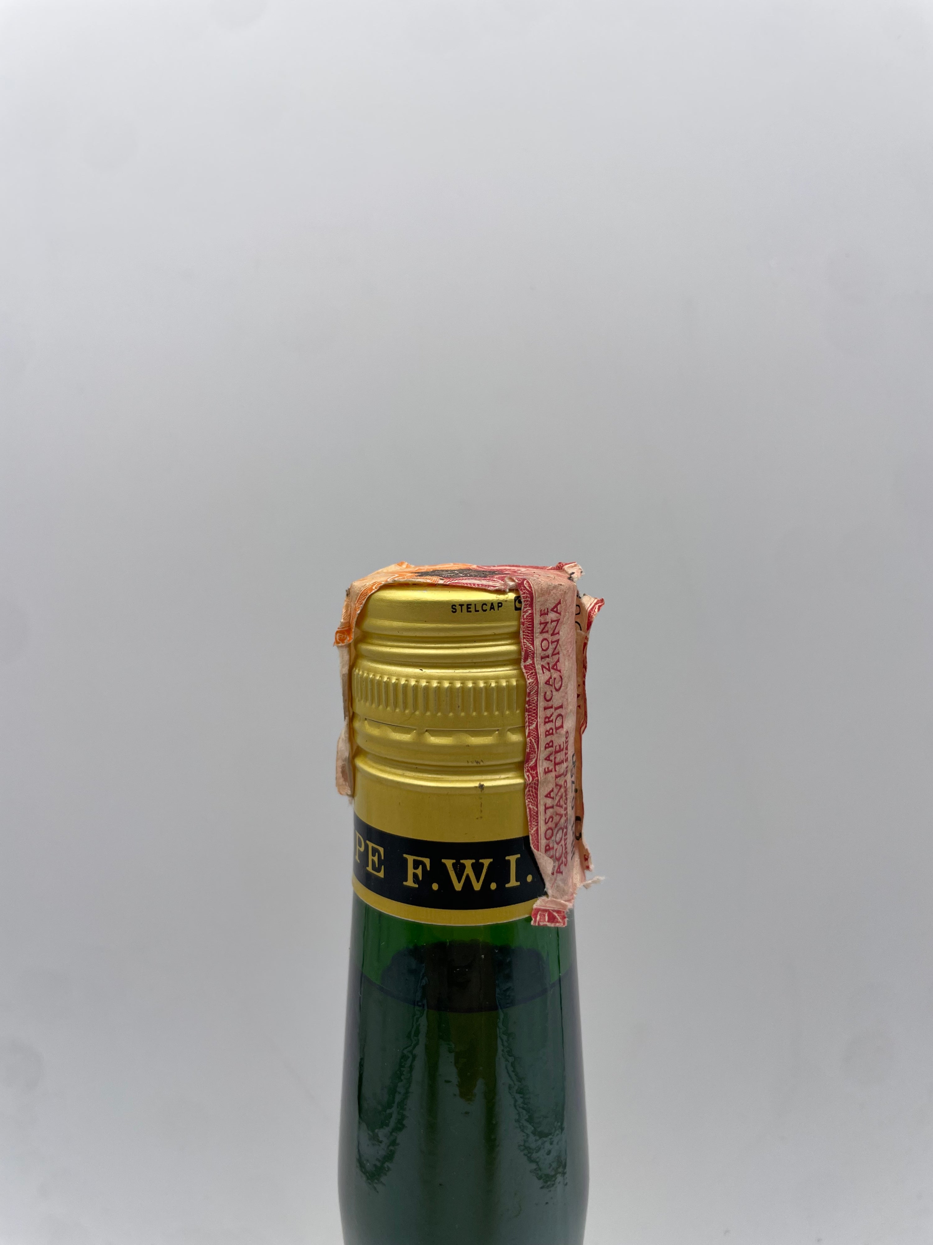 1984 - Montebello - Rare Old Rum Aged in Oak Barrels