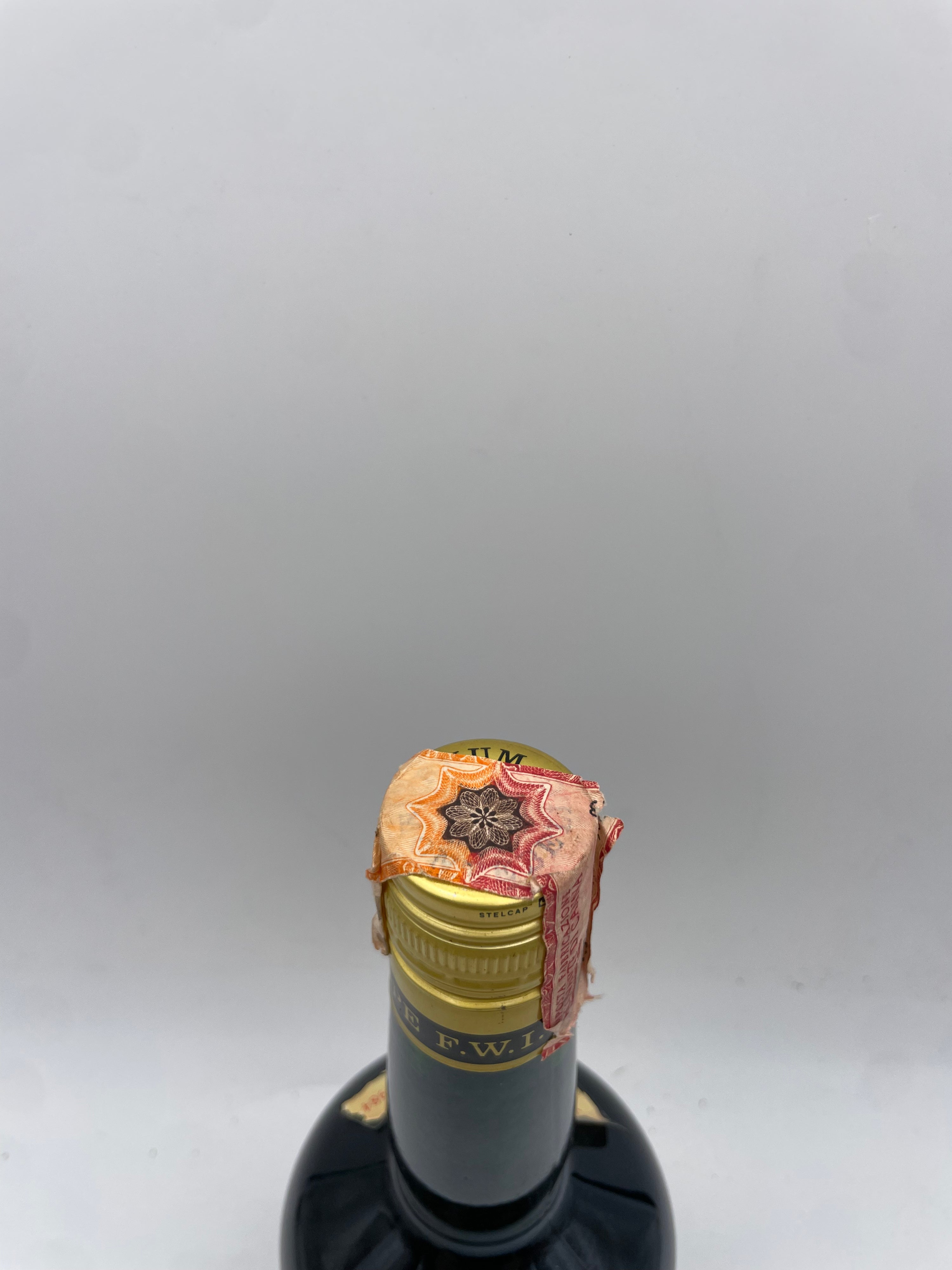 1984 - Montebello - Rare Old Rum Aged in Oak Barrels