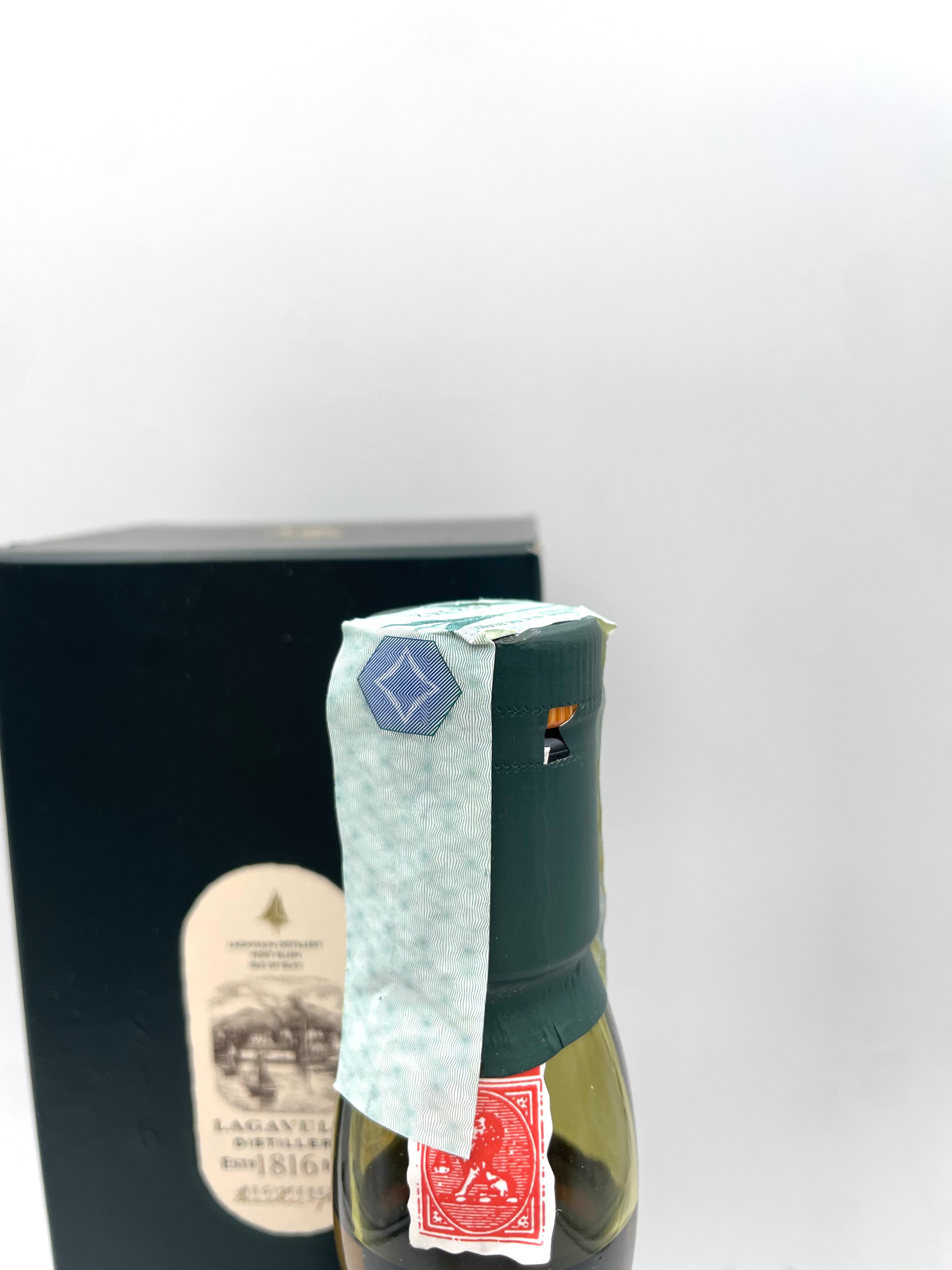 Lagavulin - 16 YO Islay Single Malt Scotch Whisky - Bottl. 2000