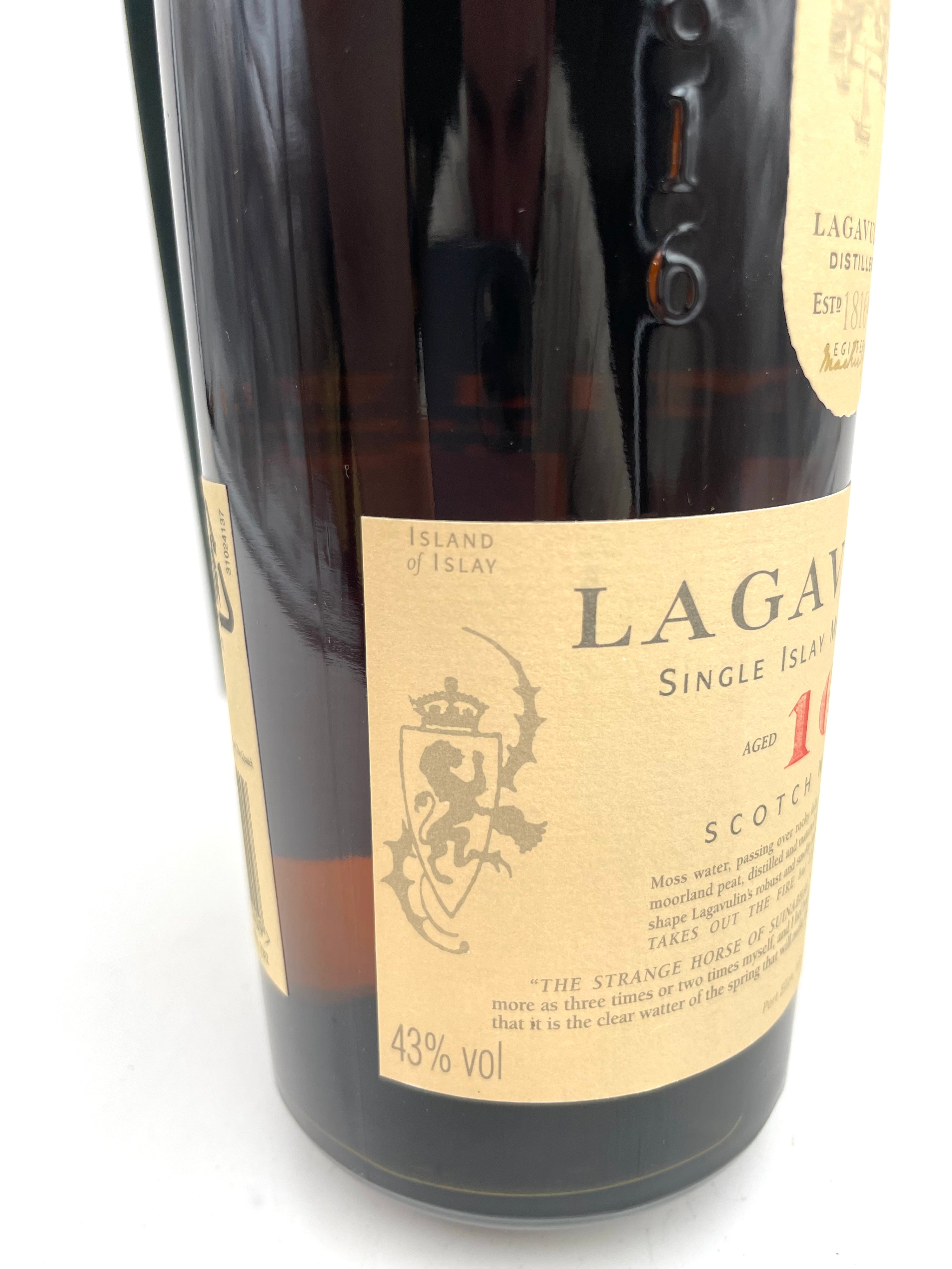 Lagavulin - 16 YO Islay Single Malt Scotch Whisky - Bottl. 2000