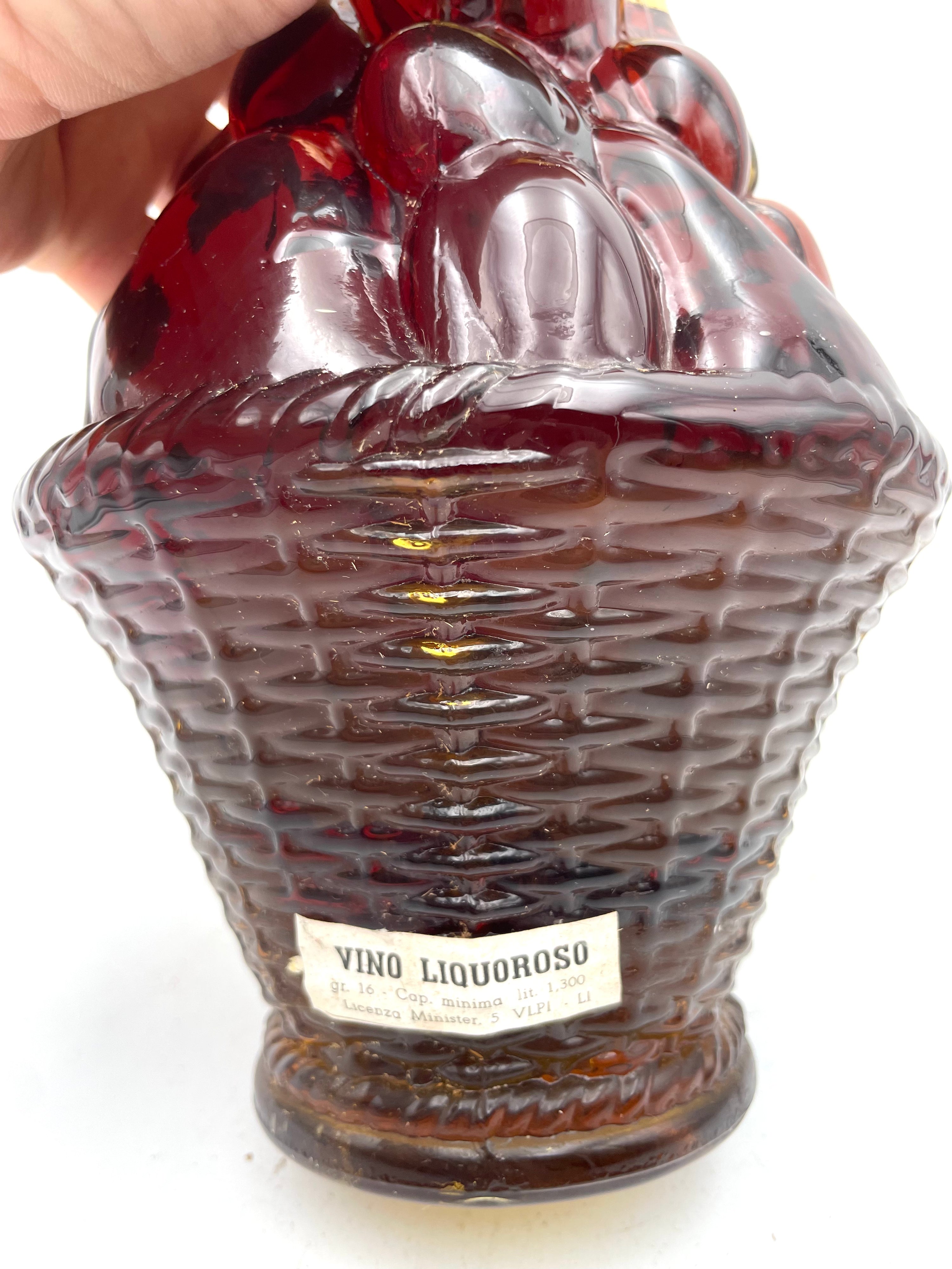 Hats - Vinelba - Lacryma Christi Liqueur Wine - 1970s