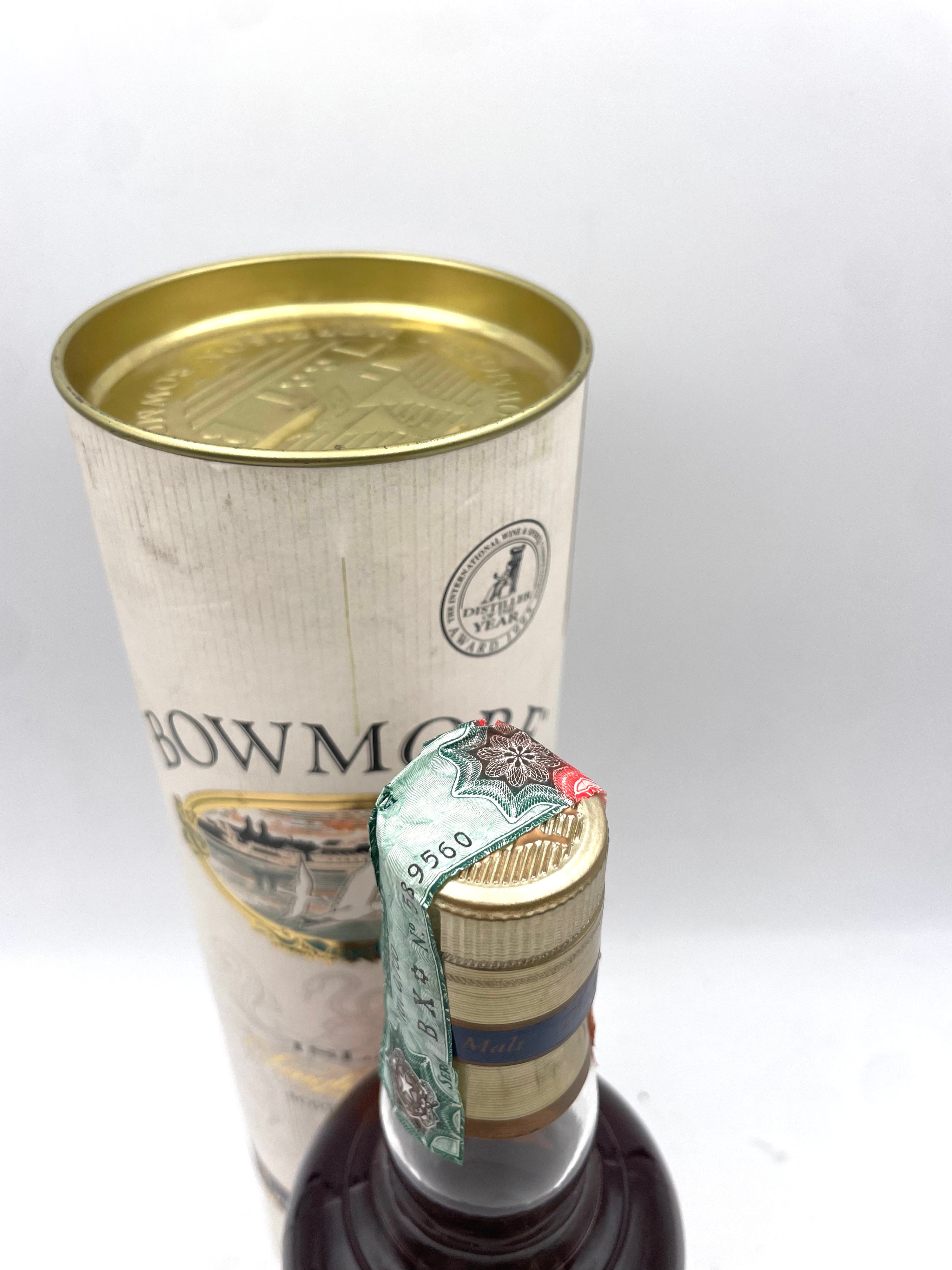 Bowmore - 17 YO Islay Single Malt Scotch Whisky - 1990s