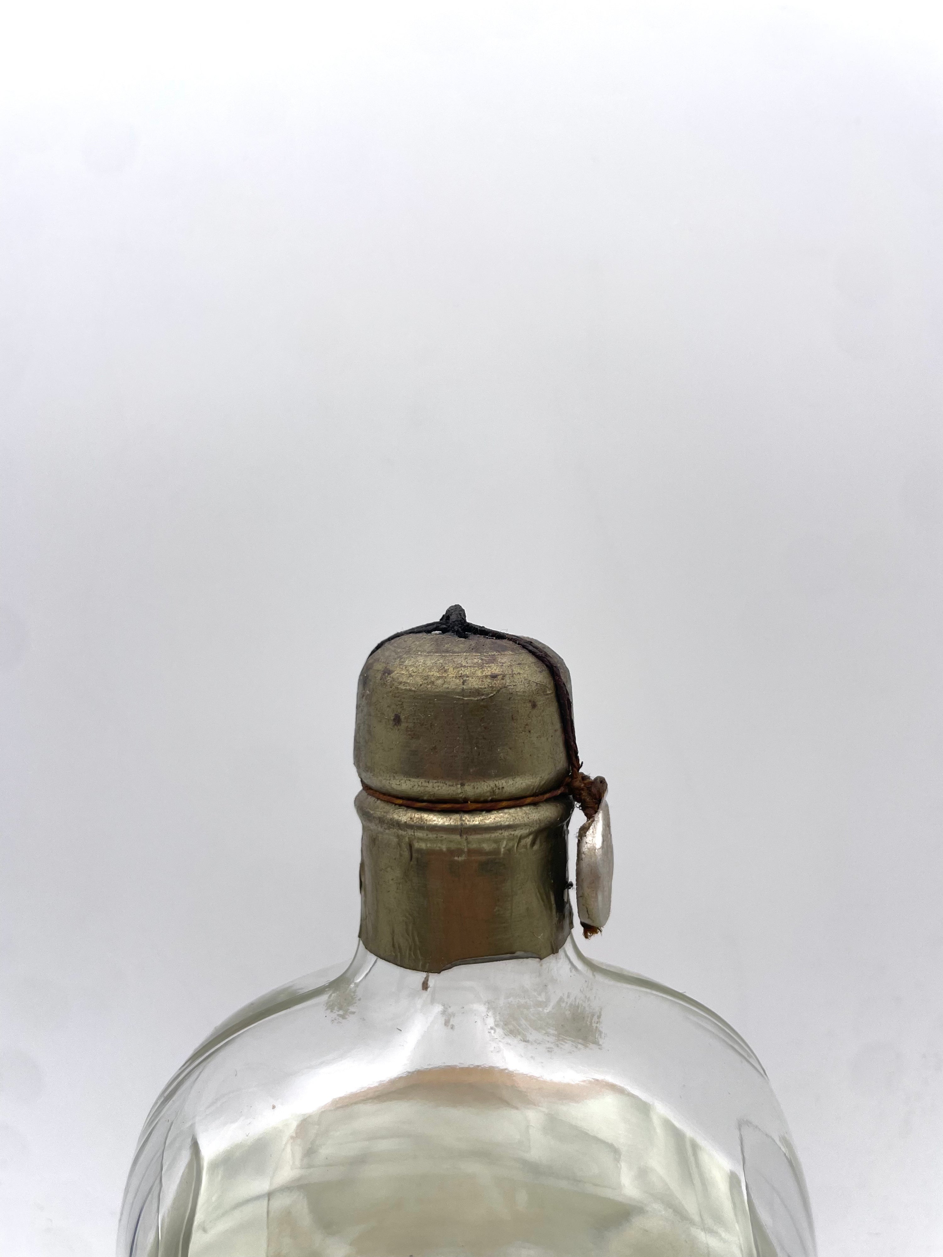 A.A. Baker - Finest Dry Gin - '40s Seal Head
