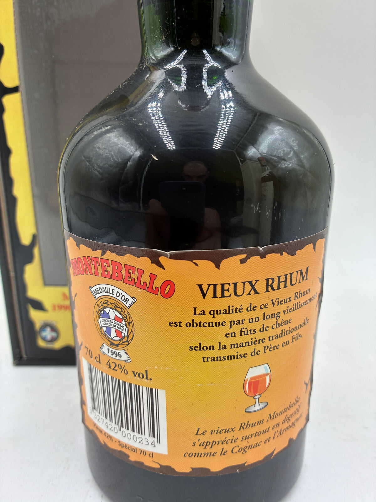 1984 - Montebello - Vieux Rhum De La Guadeloupe - 0,7L 42%