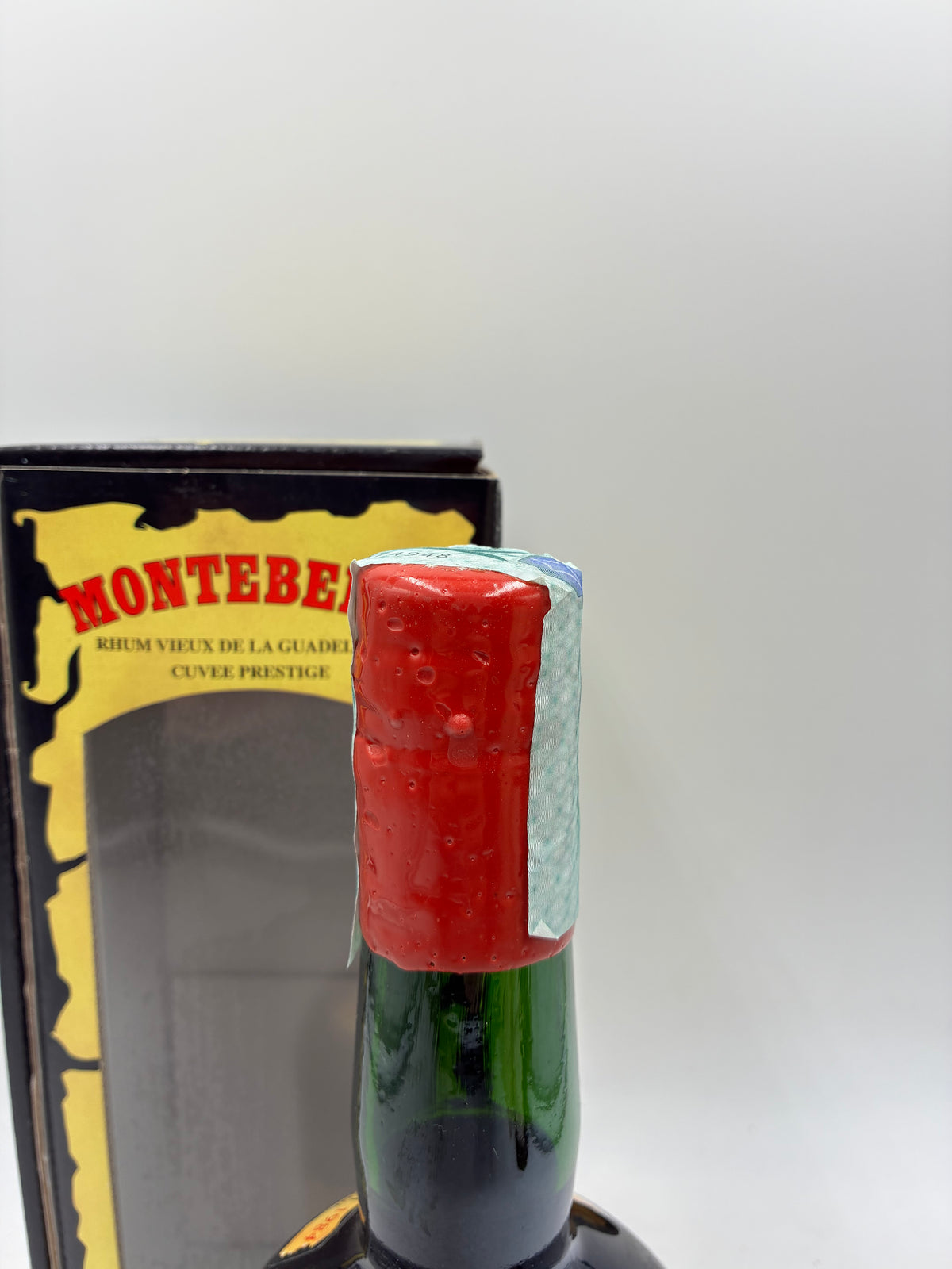 1984 - Montebello - Vieux Rhum De La Guadeloupe - 0,7L 42%